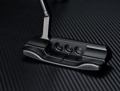 Titleist Scotty Cameron Limited EditionHoliday H22 Golf Putter Lifestyle 2 Thumbnail | Clickgolf.co.uk - thumbnail image 7